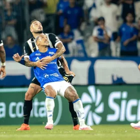 Cruzeiro e Atlético empatam em 1 a 1 no Mineirão pela Copa do Brasil