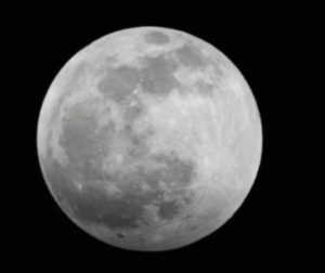 Eclipse lunar quase total cruza o céu do Brasil nesta madrugada