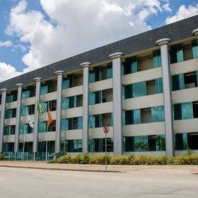 Médico é ameaçado em posto de saúde em Divinópolis; Prefeitura repudia em nota