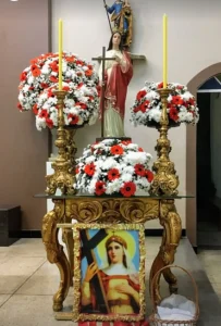 Festa de Santa Helena reúne fé e barraquinhas no bairro Maria Helena em Divinópolis