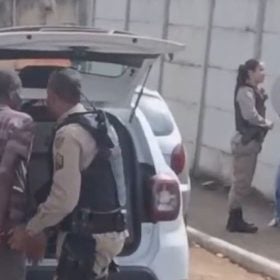 Idoso acusado de estuprar criança é agredido por moradores e preso em Piumhi