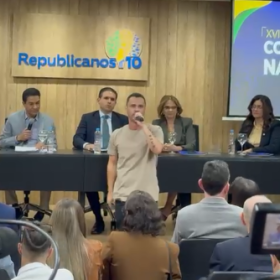 Cleitinho volta atrás e diz que ainda quer disputar o governo de Minas