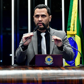 Cleitinho Azevedo lidera pesquisa Real Time Big Data para governo de Minas Gerais