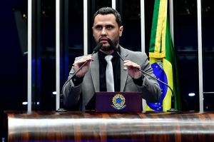 Cleitinho Azevedo lidera pesquisa Real Time Big Data para governo de Minas Gerais