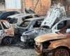 Incêndio atinge oito veículos em pátio de guarda e remoção em Itaúna