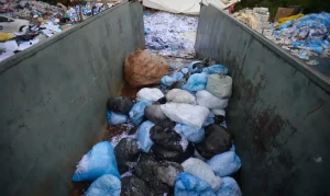Consórcio vence concessão de lixo para 31 cidades do Centro-Oeste; tarifa-base será de R$ 2,68