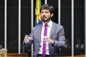 Marcelo Aro decide em 48 horas sobre candidatura ao Governo de Minas