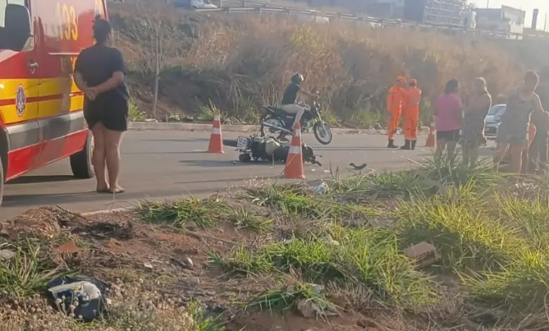 Motociclista morre após bater em poste em Nova Serrana