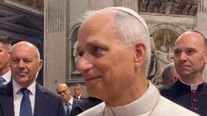 Papa Le&atilde;o XIV d&aacute; conselho a casal de Divin&oacute;polis em audi&ecirc;ncia geral no Vaticano