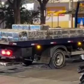 PRF apreende cerca de duas toneladas de maconha escondidas em carga de minério na BR-262