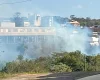 Denúncia: Queimada em lote vago provoca fumaça perto do Hospital Regional em Divinópolis