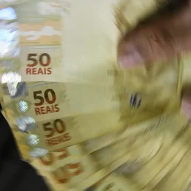 Salário mínimo pode subir 5,92% em 2027