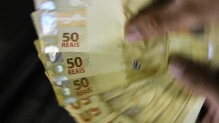 Sal&aacute;rio m&iacute;nimo pode subir 5,92% em 2027