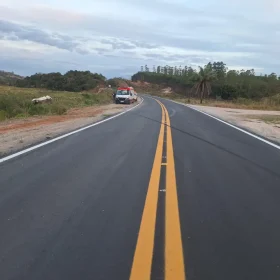 Saída de pista na MG-164 deixa feridos em Pedra do Indaiá
