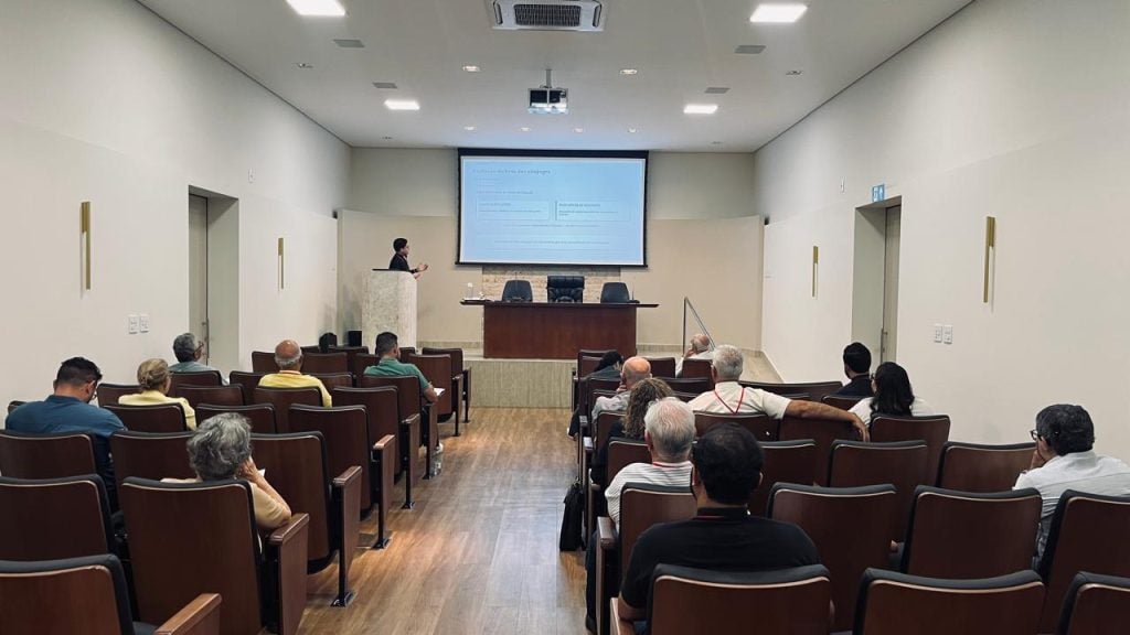 Tribunal Eclesi&aacute;stico Diocesano de Divin&oacute;polis promove encontro de forma&ccedil;&atilde;o em direito can&ocirc;nico matrimonial