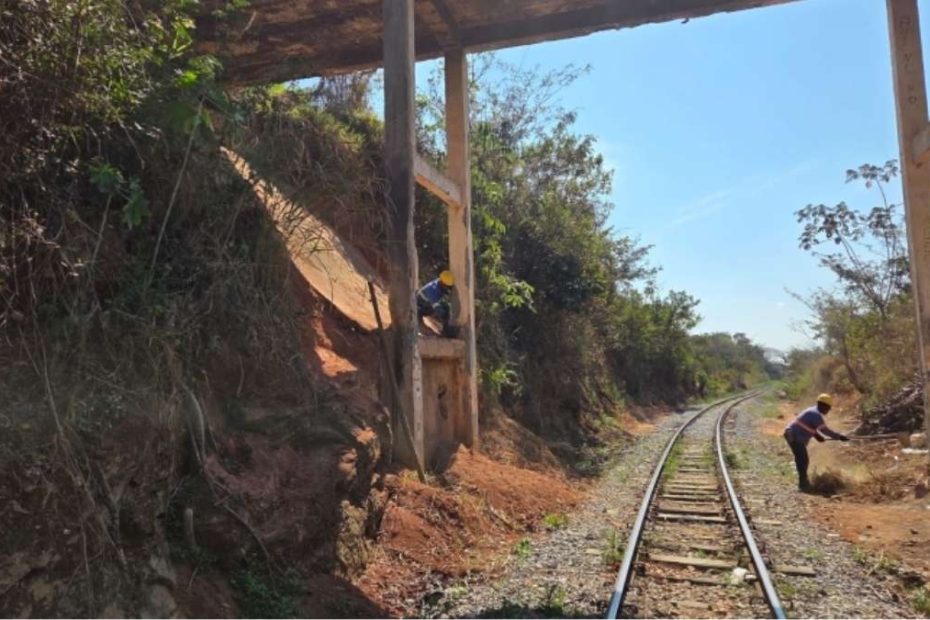 Prefeitura retoma obras no viaduto Campo do Meio, no S&atilde;o Jos&eacute;, em Divin&oacute;polis