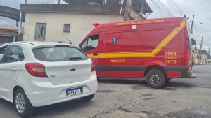 Colisão entre motocicleta e automóvel foi registrada no bairro Água Vermelha, em Formiga.