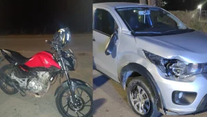 Acidente entre Fiat Mobi e motocicleta na MG-260 em Cláudio