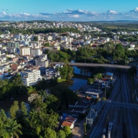 Prefeitura de Divinópolis abre licitação para pavimentação e drenagem em diversas ruas