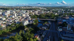 Prefeitura de Divinópolis abre licitação para pavimentação e drenagem em diversas ruas