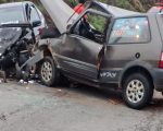 Colisão frontal entre dois carros na BR-354, em Córrego Danta