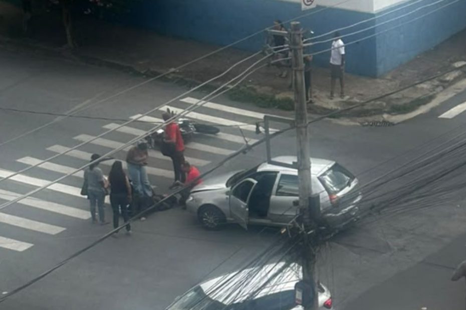 Batida entre carro e moto deixa duas mulheres feridas em Divinópolis