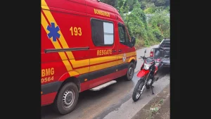 Gato provoca queda de motociclista