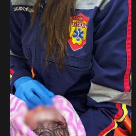 Bebê nasceu de parto normal na madrugada desta terça-feira (1º), na comunidade dos Cunhas; mãe e filha foram encaminhadas à Santa Casa de Pitangui.