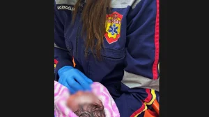 Bebê nasceu de parto normal na madrugada desta terça-feira (1º), na comunidade dos Cunhas; mãe e filha foram encaminhadas à Santa Casa de Pitangui.