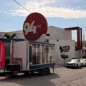 Estúdio da Rádio 94 Live está hoje no CECRI em Divinópolis
