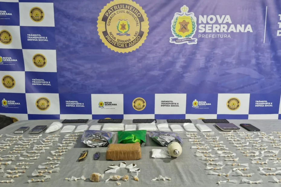 Guarda Municipal apreende crack e coca&iacute;na no bairro Jos&eacute; Silva de Almeida