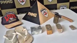 PM apreende maconha e procura suspeito de tráfico em Carmo do Cajuru