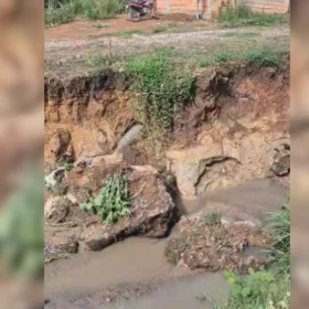 Rua Martim Ciprian com Costa Silva no bairro Belvedere em Divinópolis