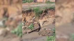 Rua Martim Ciprian com Costa Silva no bairro Belvedere em Divinópolis