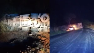 Carreta tombou no km 41 da MG-260, em Cláudio, na madrugada desta segunda-feira (28).