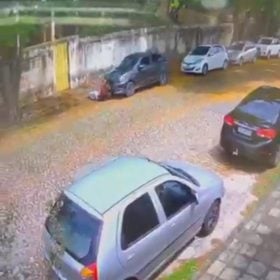Carro é furtado em frente a igreja no Bela Vista, em Divinópolis
