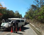 Capotamento de van deixa uma pessoa morta na MG-429