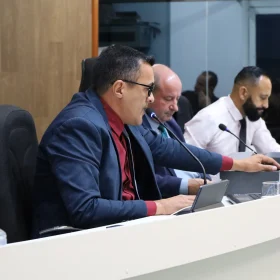 Reunião da Câmara vota creche integral e projeto STAVA