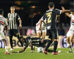 Com um olho no gato e outro no Peixe, Atlético perde a invencibilidade para o São Paulo