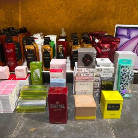 Cosm&eacute;ticos e eletr&ocirc;nicos s&atilde;o apreendidos com casal na MG-050, em Ita&uacute;na