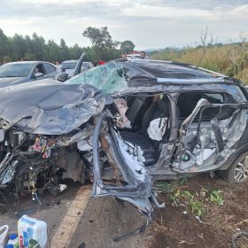 Acidente na MG-431 deixa quatro pessoas gravemente feridas em Pará de Minas