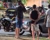Acidente entre moto e carro termina em confusão na av. JK, em Divinópolis
