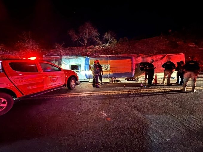 Acidente com &ocirc;nibus que voltava para Contagem deixa tr&ecirc;s mortos no ES