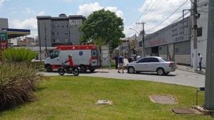 Acidente entre moto e carro é registrado na av. JK, em Divinópolis