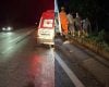 Crianças de 5 e 8 anos ficam feridas após carro cair em ribanceira na MG-050
