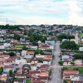 Dores do Indaiá abre concurso com 155 vagas e salários de até R$ 18,7 mil
