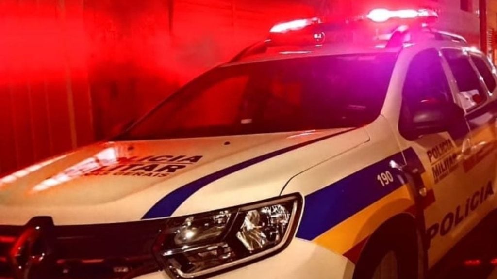 Homem agride idoso e filhas em disputa por limite de terreno em Divin&oacute;polis