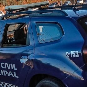 Homem é preso após agredir mãe, esposa e trancar a família dentro de casa em Nova Serrana
