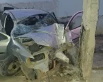 M&atilde;e e av&ocirc; morrem e duas crian&ccedil;as ficam feridas ap&oacute;s carro atingir pilastra em Cl&aacute;udio