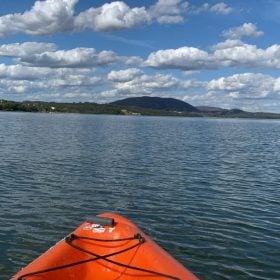 Aventura no Rio Pará: grupo de Divinópolis rema 12 km até paredão de barragem